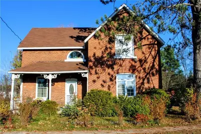 39 Broadway Street, South River, ON P0A 1X0