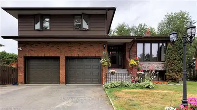 14 LABRECHE Drive, North Bay, ON P1A 3P5