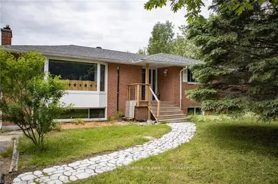 307 LAROCQUE Road, North Bay, ON P1B 8G3