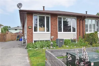23 HARRIS Drive, North Bay, ON P1A 3Z1