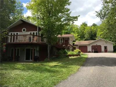 1615 MAPLE HILL Road, Powassan, ON P0H 1Z0