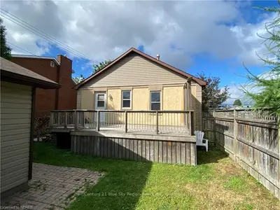 732 LAKESHORE Drive, North Bay, ON P1A 2G5