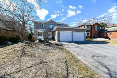 25 CANTERBURY Crescent, North Bay, ON P1C 1K9