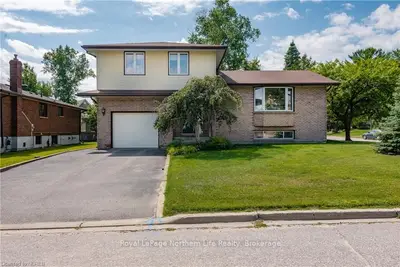 55 EGLEE Avenue, North Bay, ON P1B 9A4