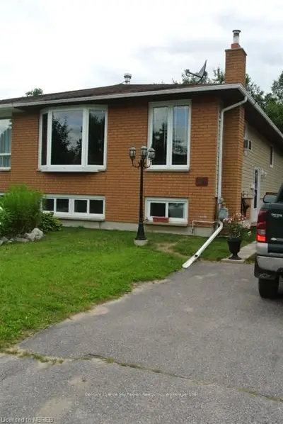 5 Rosedale Court, North Bay, On P1a 3w1