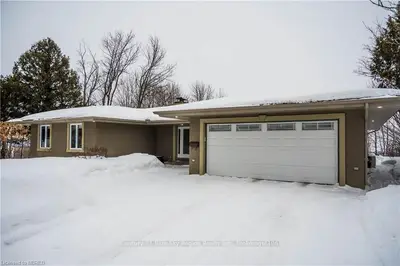 123 WALLACE HEIGHTS Drive, North Bay, ON P1C 1E7