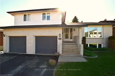 11 SERGIO Court, North Bay, ON P1B 9B1