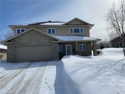 225 Kingsway Avenue, North Bay, ON P1B 7V5