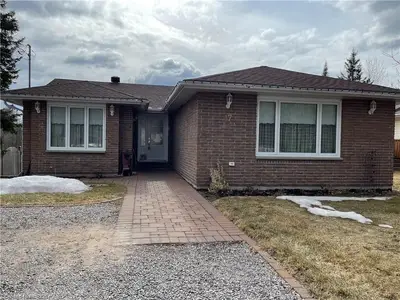 17 BIRCH Street, Powassan, ON P0H 1Z0