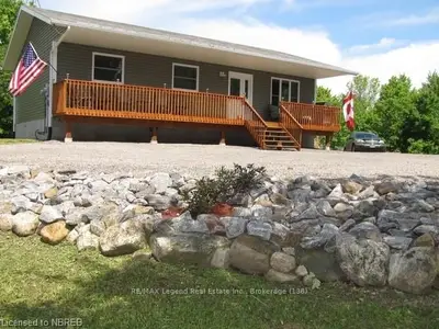 381 BIG MOOSE Road, East Ferris, ON P0H 1K0