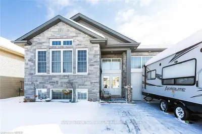 17 TRILLIUM Drive, North Bay, ON P1A 0G5
