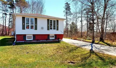 1510 CHAPAIS Street, North Bay, ON P1B 6M4