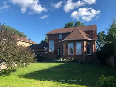 369 PEARCE Street, North Bay, ON P1C 1L5