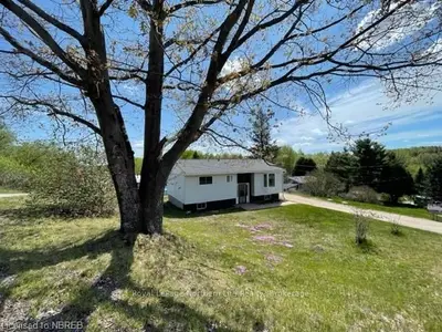 1423 VILLAGE Road, East Ferris, ON P0H 1B0