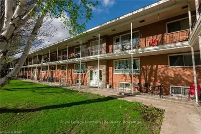 40 JUDGE Avenue 17, North Bay, ON P1A 1B4