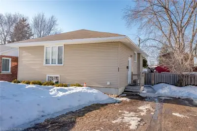 11 GERTRUDE Street W, North Bay, ON P1A 1J2