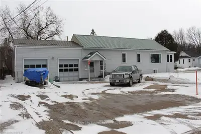 126 WHITNEY Avenue, North Bay, ON P1A 1Y8