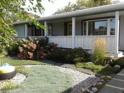 240 LEE Avenue, North Bay, ON P1A 2K6
