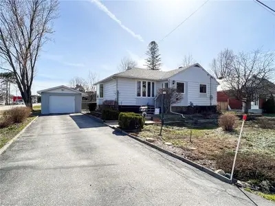 140 WHITNEY Avenue, North Bay, ON P1A 1Y9