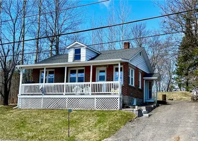 1373 VILLAGE Road, East Ferris, ON P0H 1B0