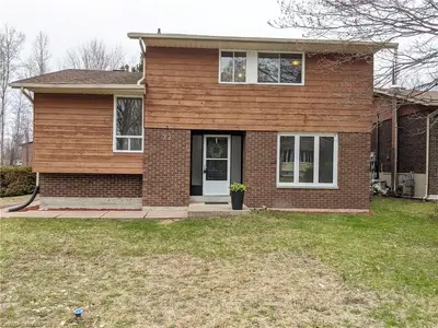 22 LOVELL Avenue, North Bay, ON P1A 3R8