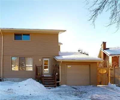 17 KADI Court, North Bay, ON P1B 9C7