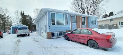 31 MASSEY Drive, North Bay, ON P1A 3Y3