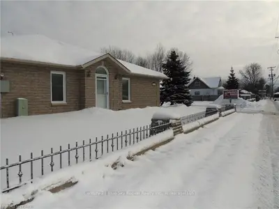 582 LAKESHORE Drive 2, North Bay, ON P1B 2E6