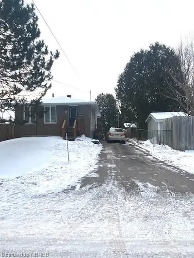 79 TWEEDSMUIR Drive, North Bay, ON P1A 3T9