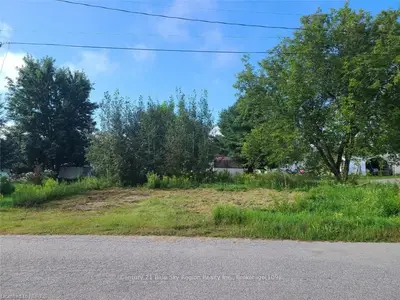 74 BAIN Avenue, West Nipissing, ON P0H 1G0