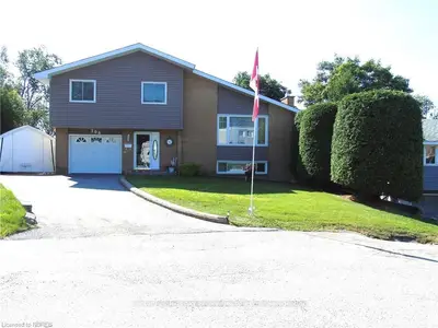 206 LEONARD Street, North Bay, ON P1B 5K2