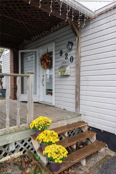 920 LAWSON Street, North Bay, ON P1B 3T5