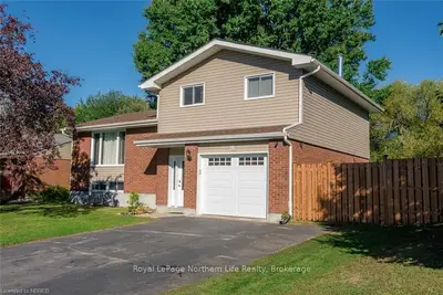 26 LABRECHE Drive, North Bay, ON P1A 3P5