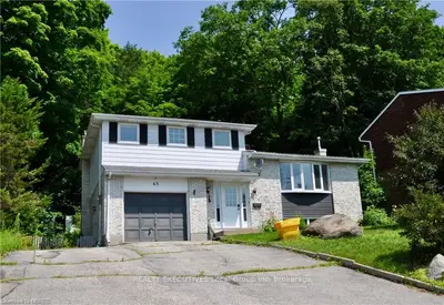 63 KATHRYN Crescent, North Bay, ON P1B 8P5