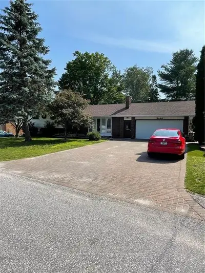 260 DOROTHY Street, North Bay, ON P1B 7Y3