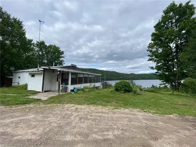 1245 SNAKE CREEK Road, Mattawan, ON P0H 1V0