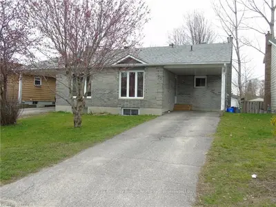 13 DOVER Court, North Bay, ON P1B 9G7