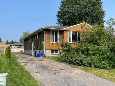 22 BLAIR Street, North Bay, ON P1A 3V3