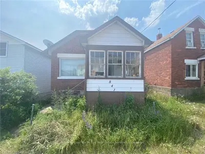 841 WORTHINGTON Street E, North Bay, ON P1B 1J3