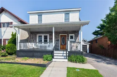 1070 FERGUSON Street, North Bay, ON P1B 1Y5