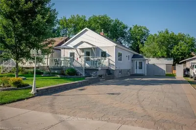1240 GORMAN Street, North Bay, ON P1B 2Y1