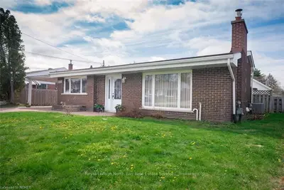 1121 ATHLONE Street, North Bay, ON P1B 5B9