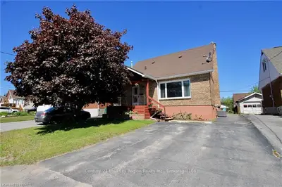 1194 BROOKES Street, North Bay, ON P1B 2N8