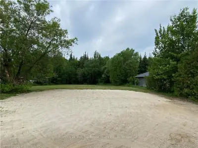 4827 HWY 11 , North Bay, ON P1B 8G3
