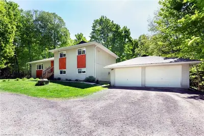 1659 MAPLE HILL Road, Powassan, ON P0H 1Z0