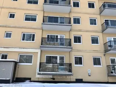 810 MAIN Street W 204, North Bay, ON P1B 2V9