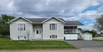 297 CACHE BAY Road, West Nipissing, ON P2B 3H7