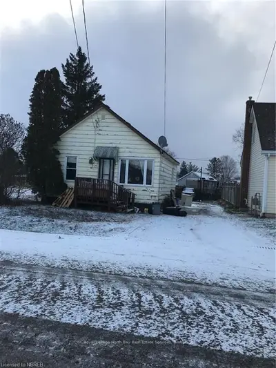 347 DELAWARE Avenue, North Bay, ON P1B 7A1