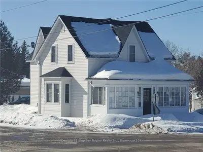 72 KING Street W, Powassan, ON P0H 1Z0