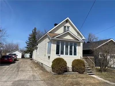 1238 HAMMOND Street, North Bay, ON P1B 2J3